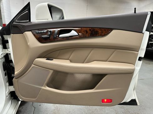 Used 2012 Mercedes-Benz CLS 550 4MATIC image 8