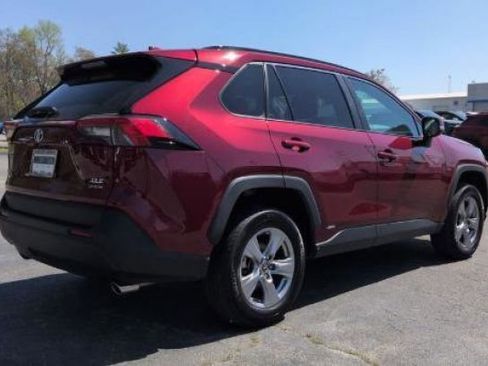 Used 2025 Toyota RAV4 XLE image 3