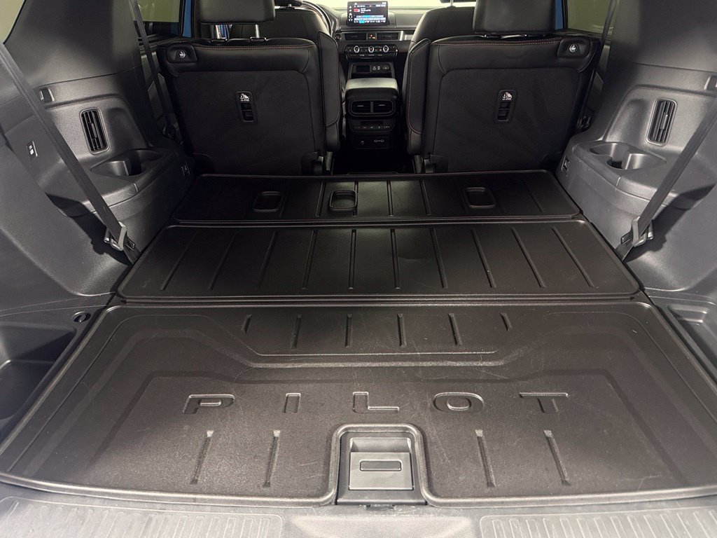 Used 2023 Honda Pilot TrailSport image 21