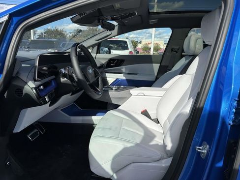 New 2025 Cadillac Optiq Luxury 1 image 15