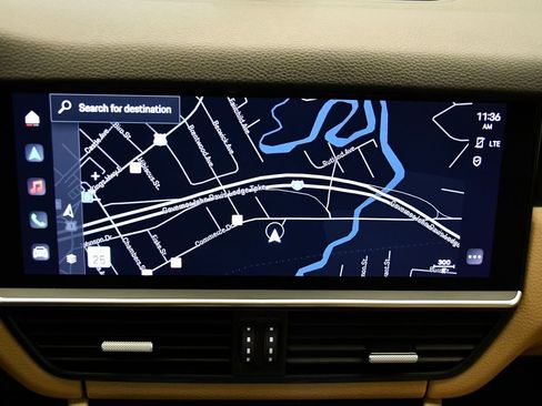 Used 2022 Porsche Cayenne Platinum Edition image 30