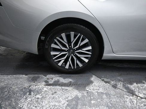 Used 2024 Nissan Altima 2.5 SV image 17