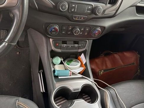 Used 2022 GMC Terrain AT4 w/ Infotainment Package II image 11