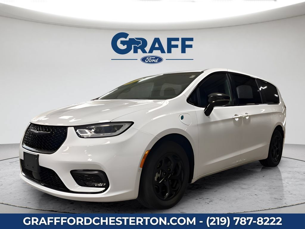 Used 2024 Chrysler Pacifica Limited FWD image 12