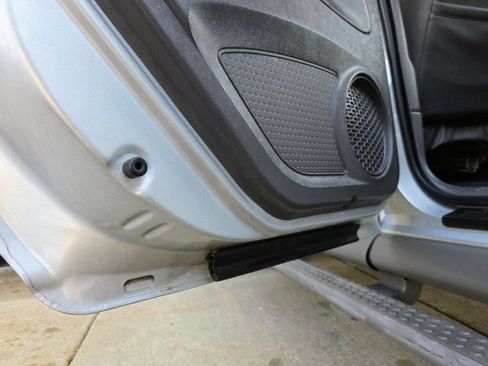 Used 2002 Ford Explorer Sport Trac 2WD image 22