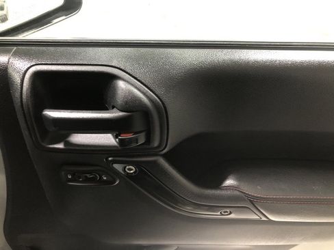 Used 2012 Jeep Wrangler Unlimited Sahara image 14