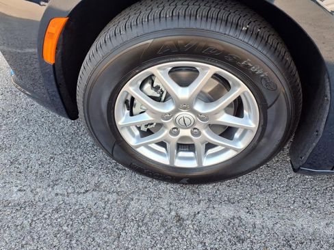 New 2025 Chrysler Pacifica Select image 5