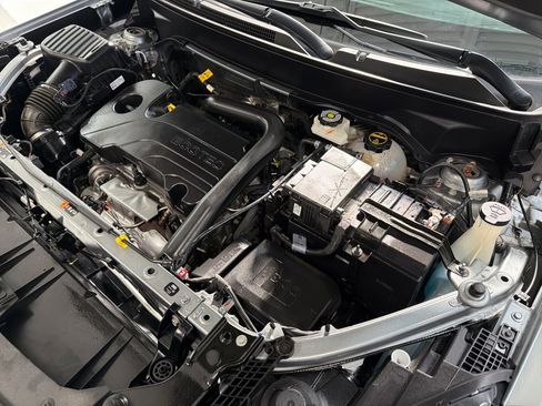 Used 2024 GMC Terrain SLT image 11