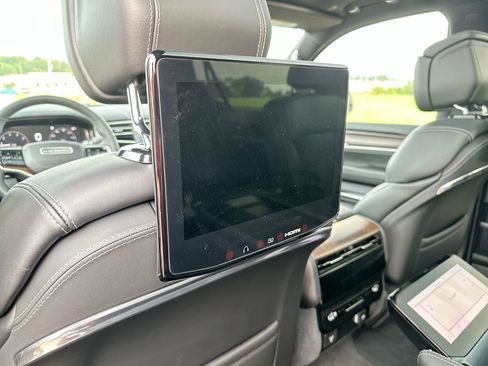 New 2024 Jeep Grand Wagoneer L 4WD w/ Rear Seat Video Group 1 image 24