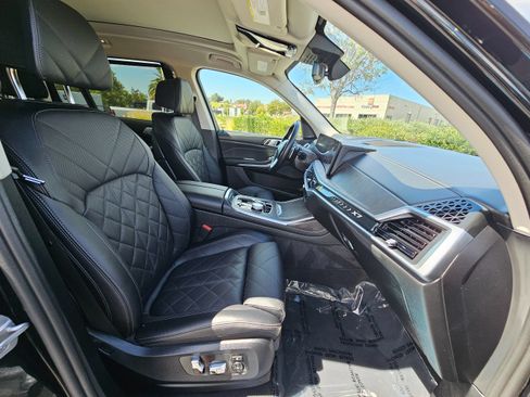Used 2025 BMW X7 xDrive40i w/ Premium Package AWD/4WD image 47