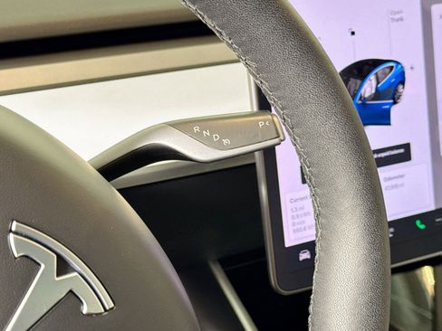 Used 2020 Tesla Model 3 Standard Range image 19