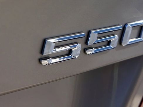 Used 2011 BMW 550i xDrive Sedan image 23