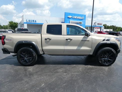 Certified 2024 Chevrolet Colorado Trail Boss AWD/4WD image 4