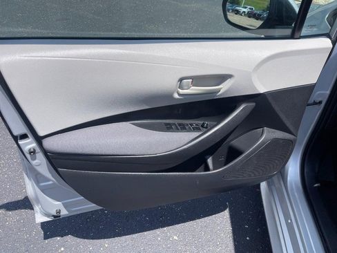 Used 2022 Toyota Corolla LE FWD image 15