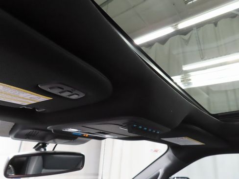 Used 2025 Ford F250 Platinum w/ FX4 Off-Road Package image 33