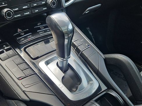 Used 2018 Porsche Cayenne AWD/4WD image 29