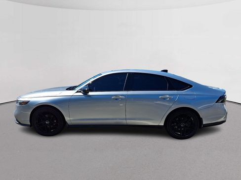 Used 2025 Honda Accord SE image 6