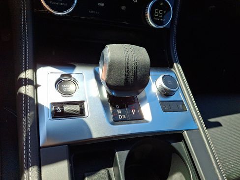 Used 2025 Jaguar F-PACE R-Dynamic S image 18