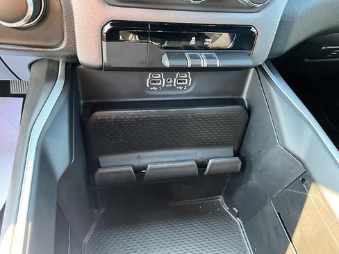 Used 2023 RAM 1500 Big Horn AWD/4WD image 25