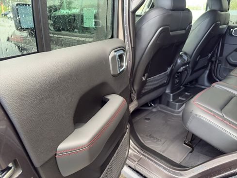 New 2026 Jeep Wrangler Unlimited Rubicon image 15