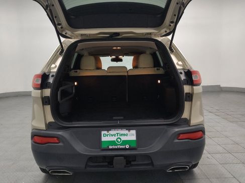 Used 2015 Jeep Cherokee Latitude w/ Cold Weather Group AWD/4WD image 29