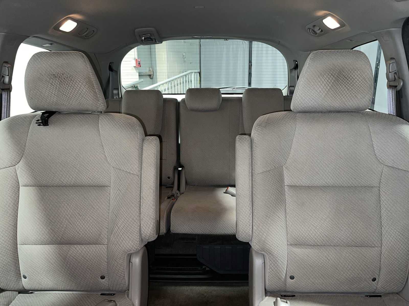 Used 2014 Honda Odyssey LX image 22