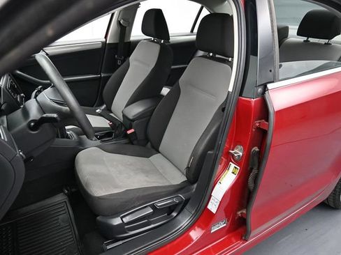 Used 2017 Volkswagen Jetta S image 12