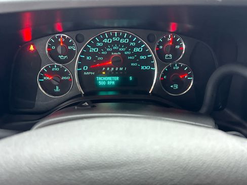 Used 2024 Chevrolet Express 2500 w/ Driver Convenience Package image 15