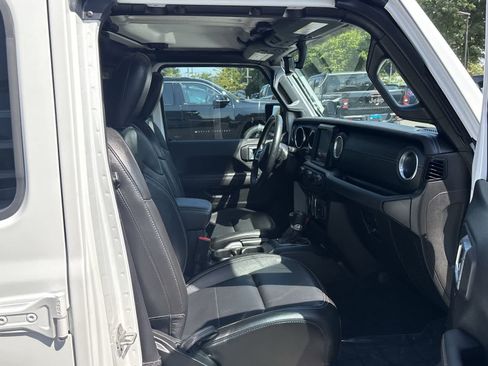 Used 2022 Jeep Wrangler Unlimited Sahara w/ Safety Group AWD/4WD image 9