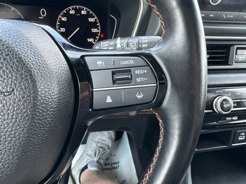 Used 2025 Honda Pilot Sport image 21