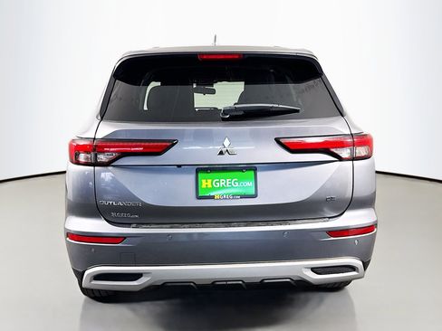 Used 2022 Mitsubishi Outlander SE image 8