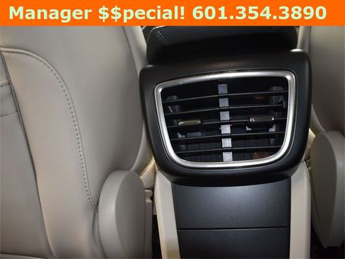 Used 2020 Lincoln Nautilus FWD w/ Equipment Group 101A image 17