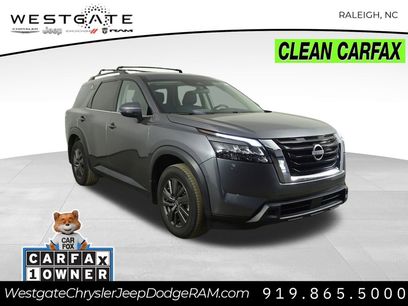 Used 2024 Nissan Pathfinder SV