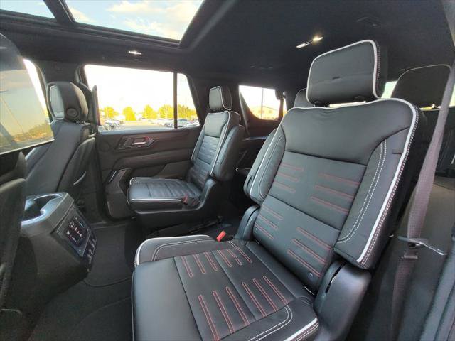 Used 2026 GMC Yukon AT4 Ultimate w/ LPO, Illumination Package AWD/4WD image 18