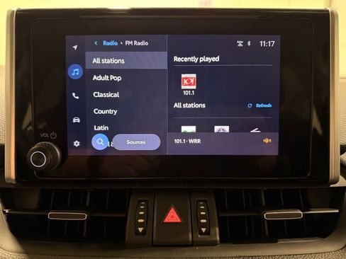 Used 2023 Toyota RAV4 XLE Premium image 23