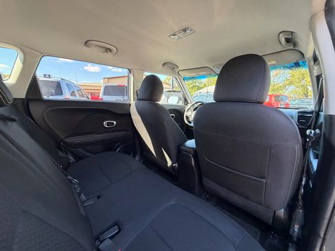 Used 2014 Kia Soul + image 23
