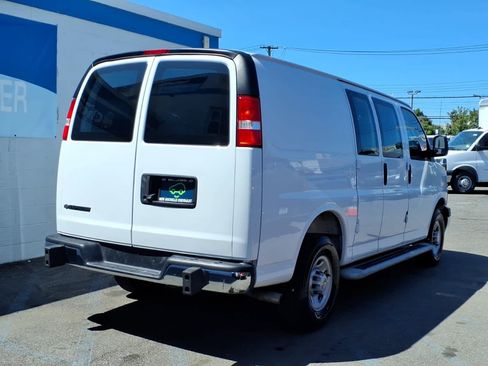 Used 2025 Chevrolet Express 2500 w/ Driver Convenience Package RWD image 6