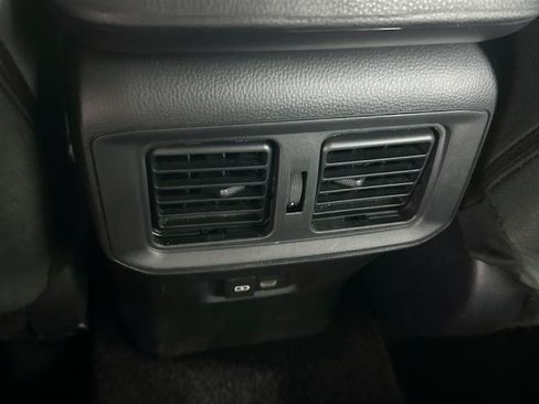 Used 2025 Toyota RAV4 XLE FWD image 27