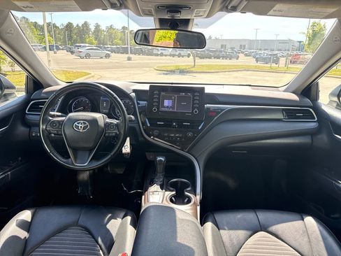 Used 2023 Toyota Camry SE image 18