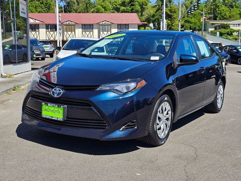 Used 2017 Toyota Corolla LE FWD image 3