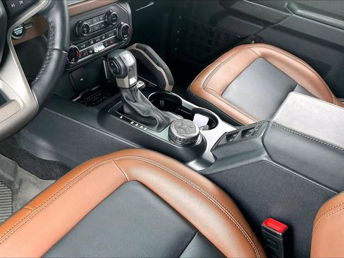 Used 2024 Ford Bronco Outer Banks image 19