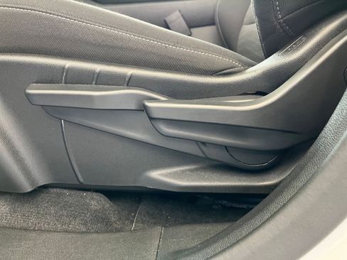 Used 2025 Chevrolet Equinox LT image 22