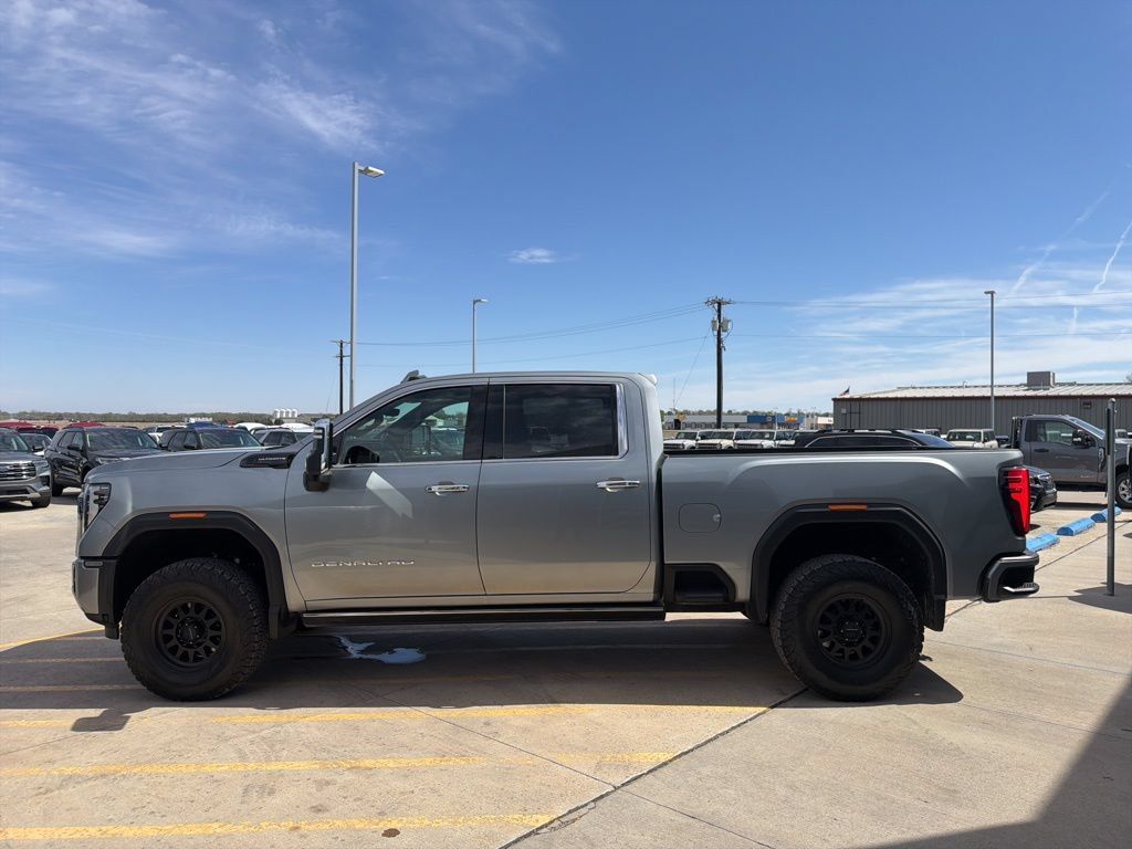 Used 2024 GMC Sierra 3500 Denali Ultimate w/ LPO, GMC Protection Package AWD/4WD image 4