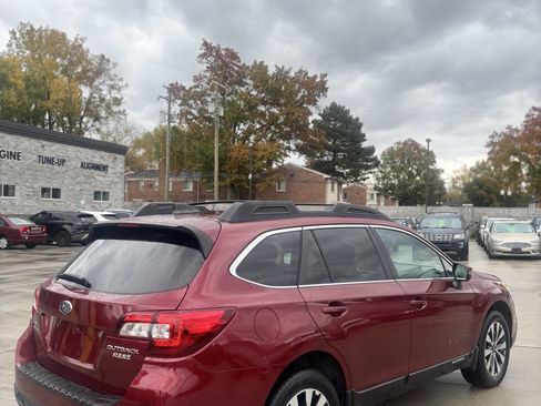 Used 2017 Subaru Outback 2.5i Limited image 3