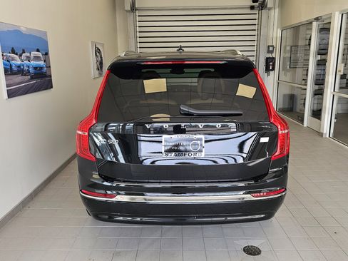 Certified 2024 Volvo XC90 T8 Ultimate w/ Protection Package Premier image 6