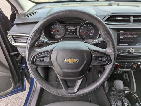 Used 2023 Chevrolet TrailBlazer LT FWD image 15