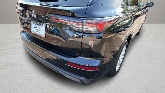 Used 2025 Mitsubishi Outlander ES FWD image 41
