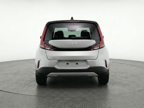 Used 2025 Kia Soul LX w/ LX Technology Package FWD image 7