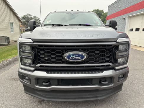 Used 2024 Ford F250 4x4 Crew Cab Super Duty image 8