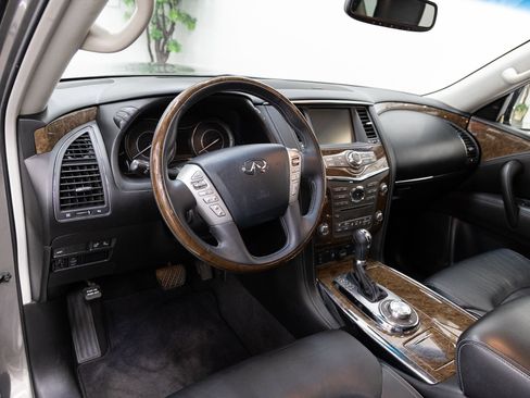 Used 2017 INFINITI QX80 4WD w/ Driver Assistance Package image 6